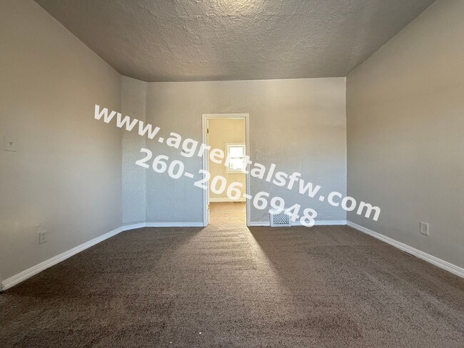 Building Photo - 2 Bedroom House- $300 Off first months rent