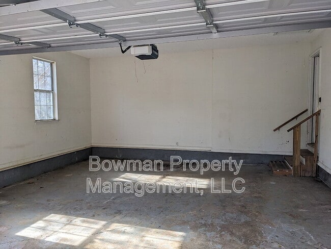 Building Photo - 1140 Hunter Trail