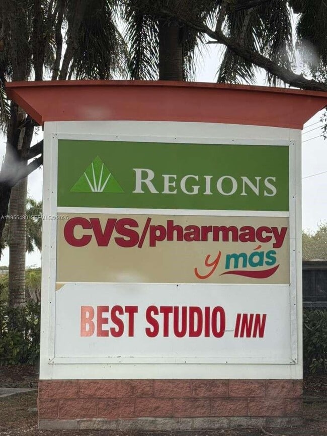 Building Photo - 2721 SE 26th Rd