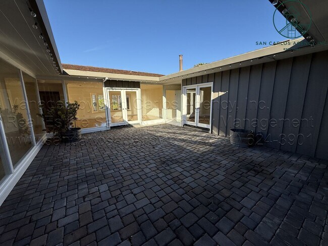 Building Photo - 7042 Valley Greens Cir