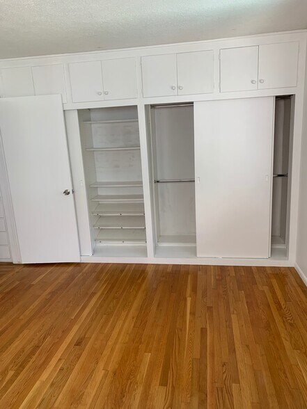 MASTER - CLOSET - 1047 E 1st St