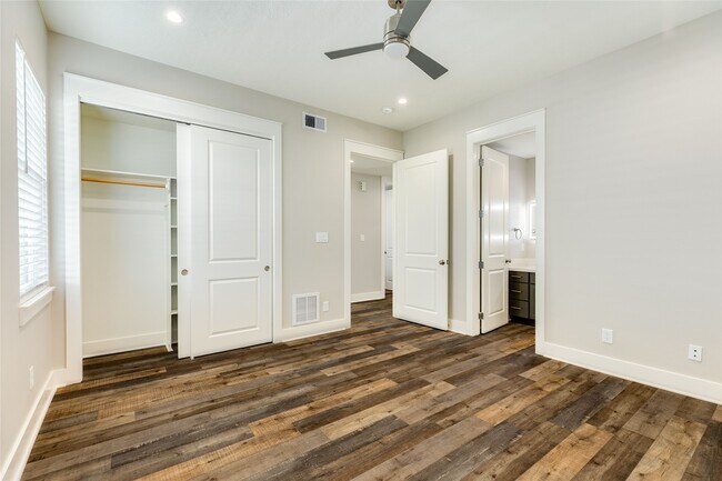 Building Photo - 3228 Avenue R
