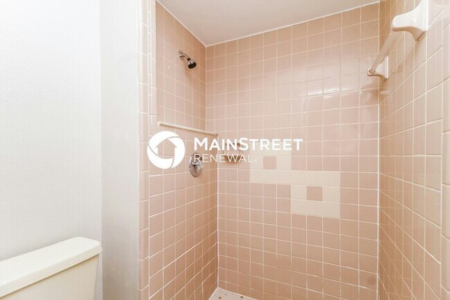Building Photo - 4 Bedroom Pet-Friendly Home in LONGWOOD, F...