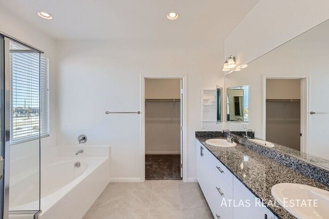 Building Photo - 4044 N Atoll Reefs St