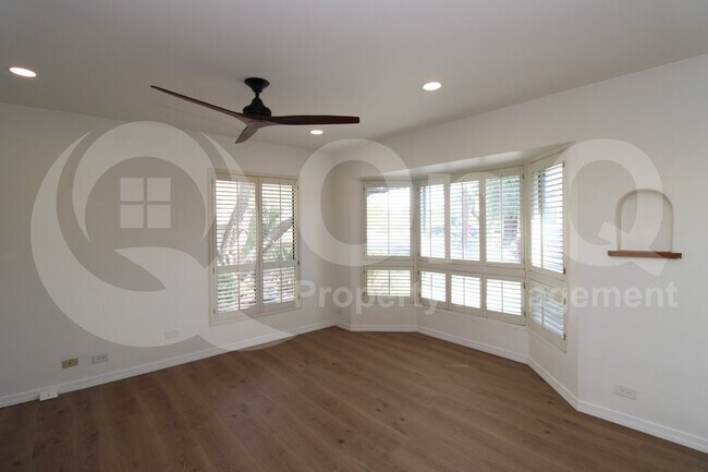 Building Photo - 7702 N Dreamy Draw Dr