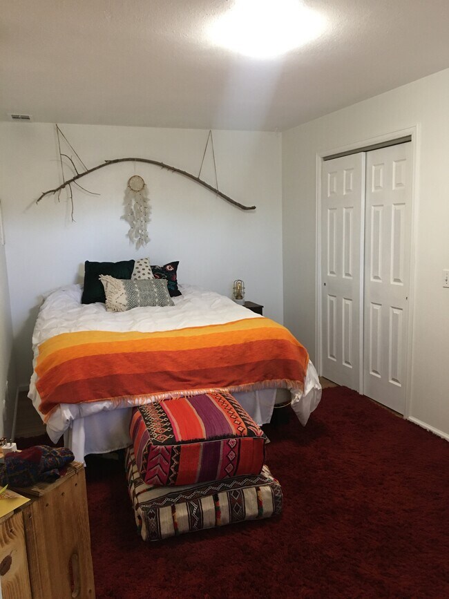 Building Photo - 1825 Kendall St