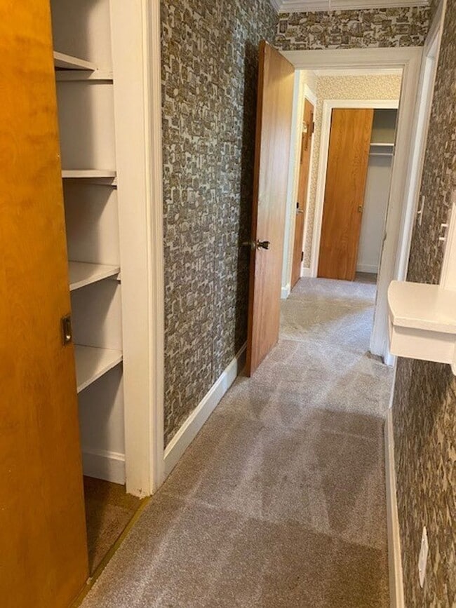 Building Photo - 819 Old Smith Chapel Rd