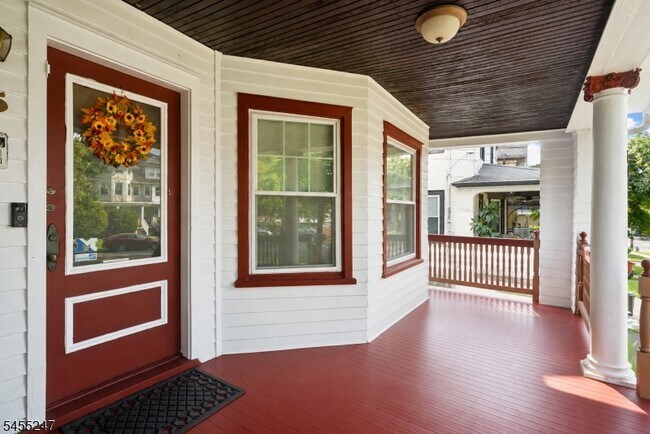 Building Photo - 165 Claremont Ave