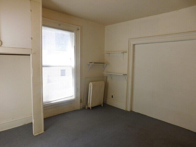 Building Photo - 209 E Mifflin St