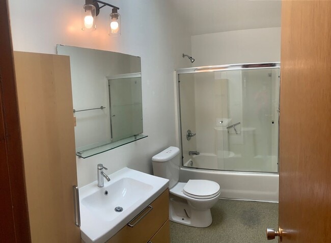 Building Photo - $2,500 Three Bedrooms, One Bath Home with Private Back Yard, Ready To Lease!