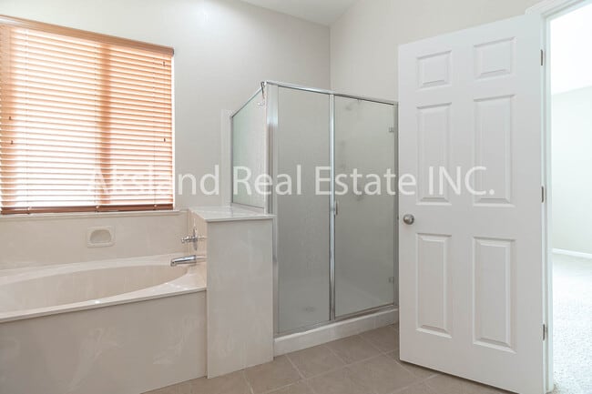 Building Photo - 936 Heartland Dr