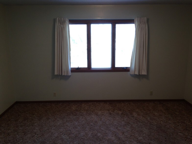 Building Photo - 1413 Hennessey St