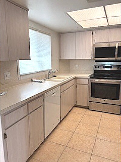 Building Photo - 2294 Belgian Ln