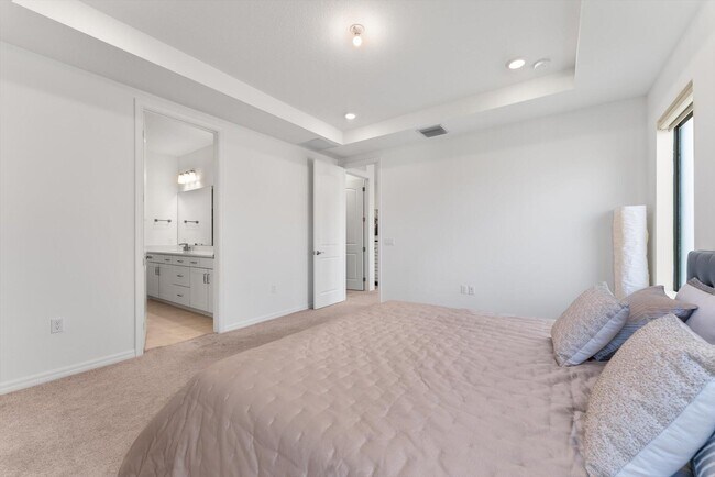 Building Photo - 4757 Roldan Ct