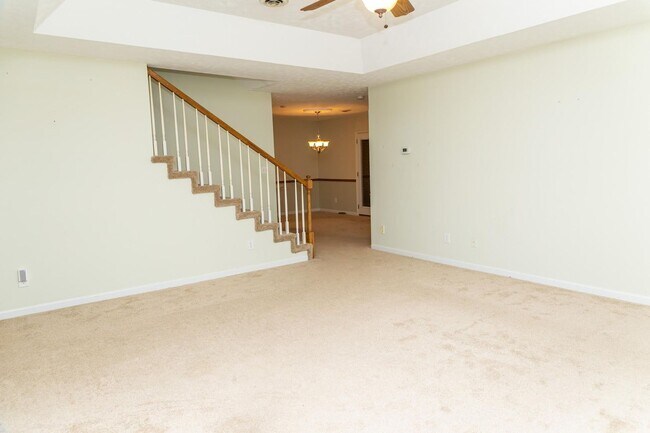 Building Photo - PET FRIENDLY!!!!!!