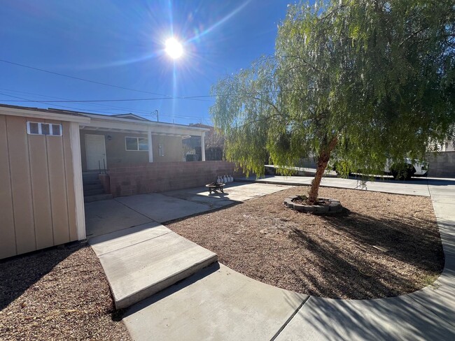 Building Photo - Beautifully remodeled 2 Bedroom 2 Bathroom...