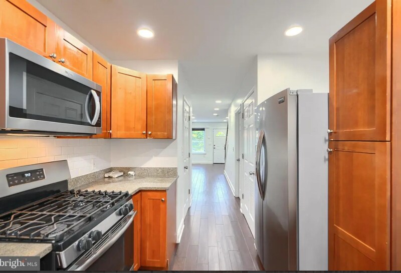 Building Photo - 930 Washington Blvd