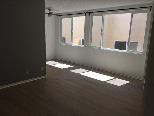 Building Photo - 630 E Orange Grove Ave