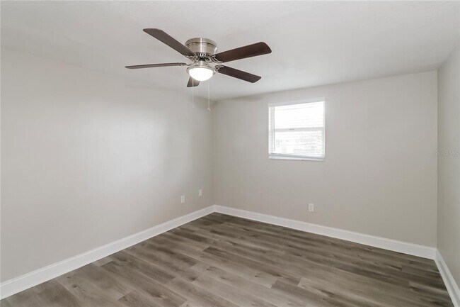 Building Photo - 5720 Chipper Dr