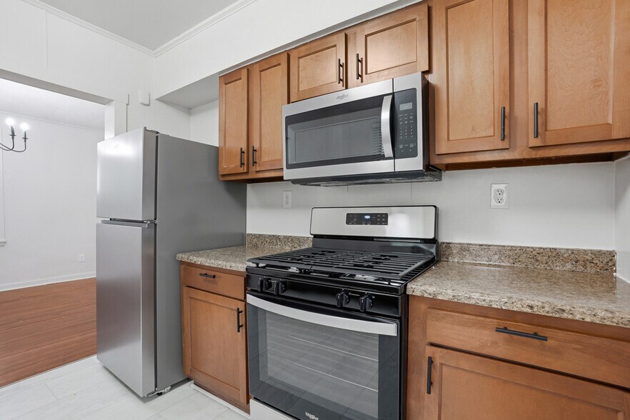 Building Photo - 107 Catskill Ave