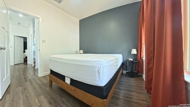 Building Photo - Rent Reduction Special!