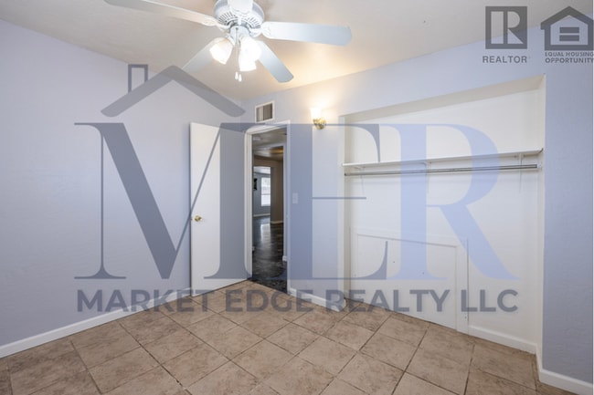 Building Photo - 3Bed/1Bath Home at Mesa/Broadway! $1499 MO...