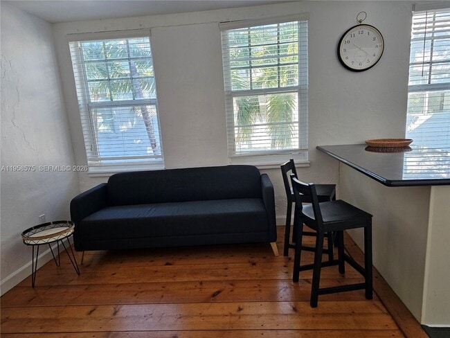 Building Photo - 622 15th St