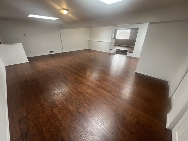 Building Photo - 105 S Granite Ave