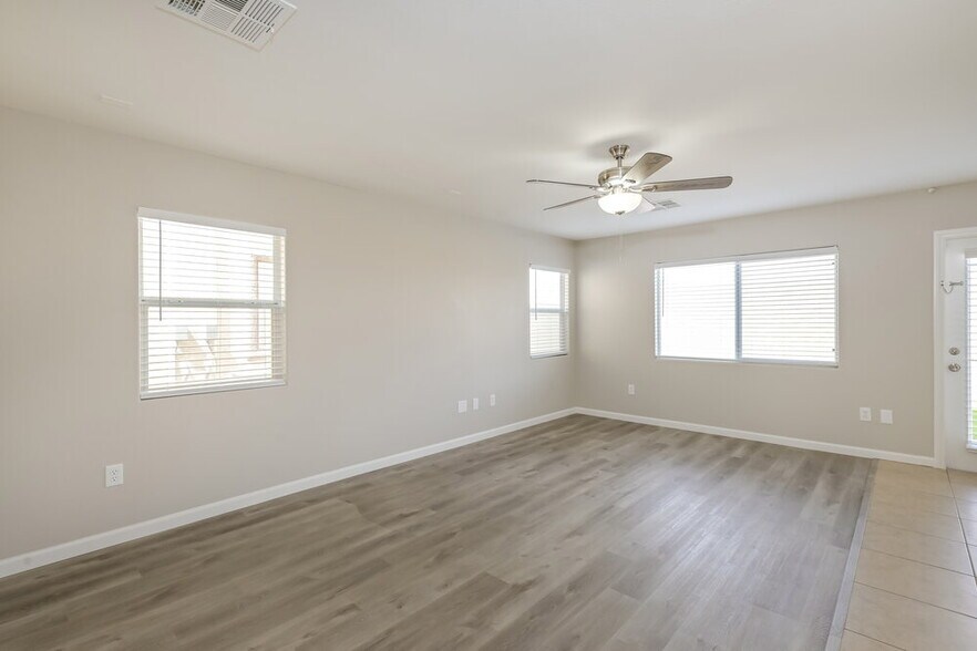 Building Photo - 6528 Blessed Thistle Ave