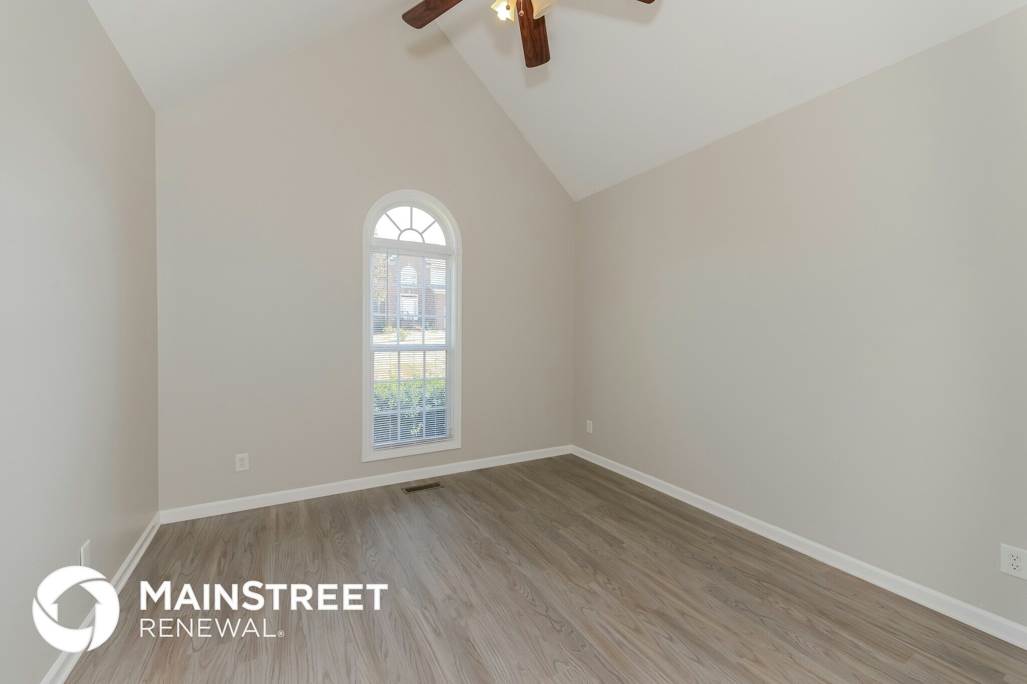 Building Photo - 4420 Benchmark Dr