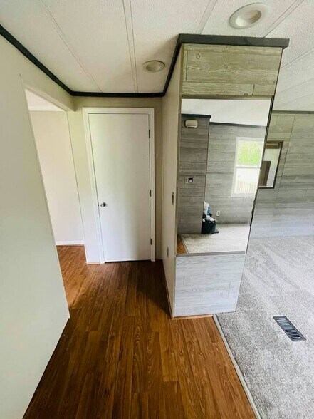 Building Photo - 210 Bride Dr