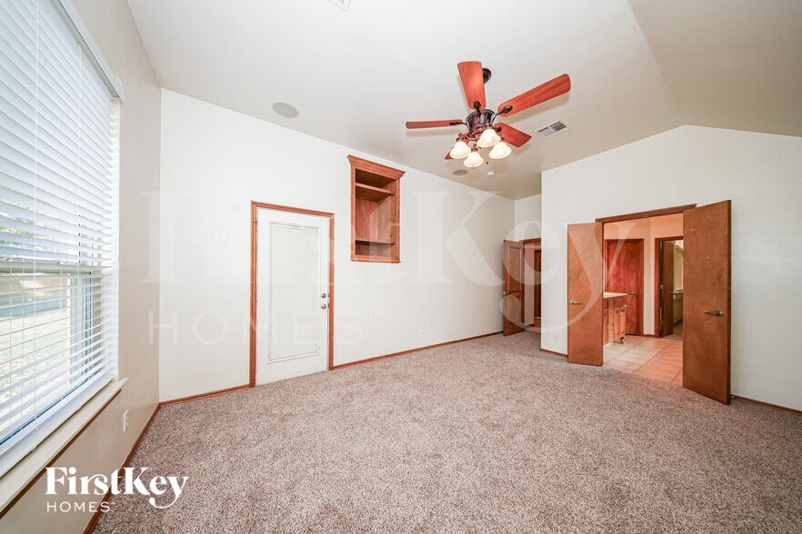 Building Photo - 1417 SW 133rd St