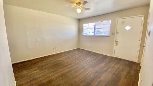 Building Photo - 808 Vanda Ave