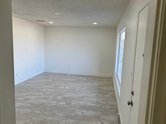 Building Photo - 2241 N Carroll St