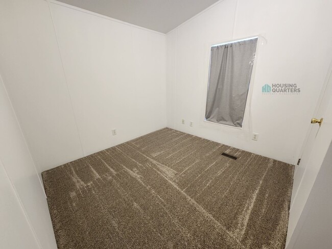 Building Photo - 15317 W Charles Rd