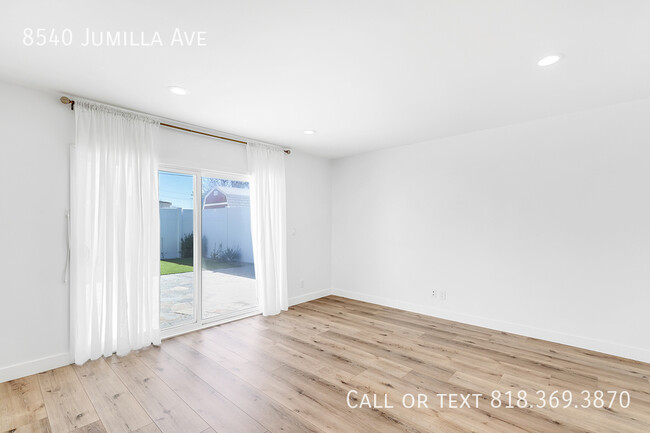 Building Photo - STYLISH AND MODERN 3BR/2BA IN RESIDENTIAL ...