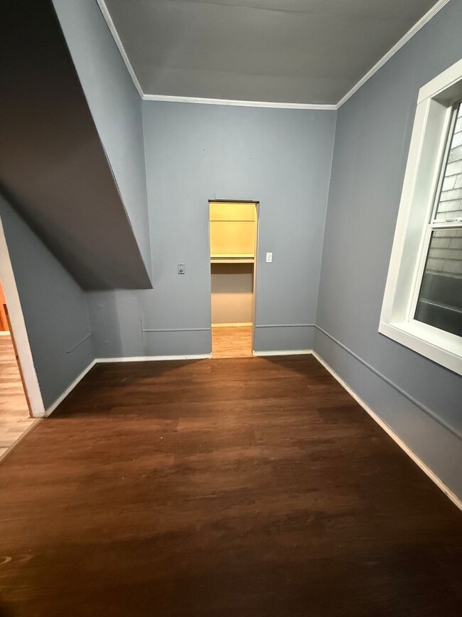 Building Photo - 4bd 1ba Home