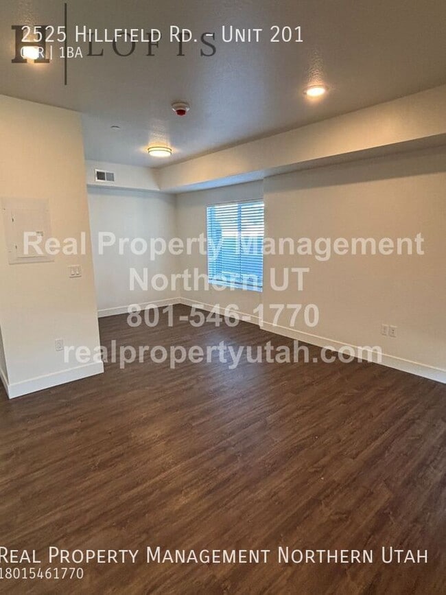 Building Photo - 2525 Hillfield Rd.-Unit 201