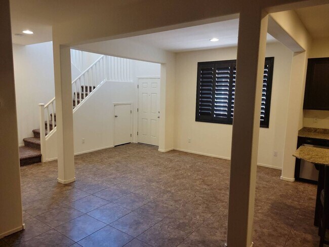 Building Photo - Stylish 3-Bedroom, 2.5-Bath Home with Loft in Providence