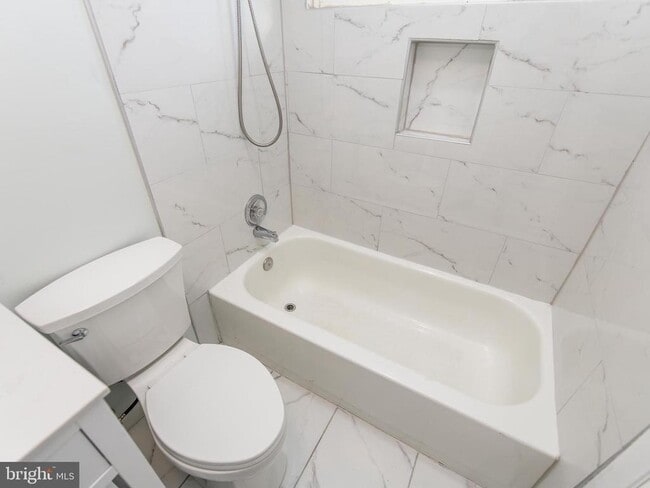 Building Photo - 15901 Perkins Ln