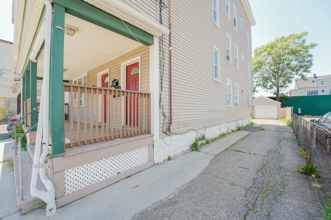 Building Photo - 2395 Main St