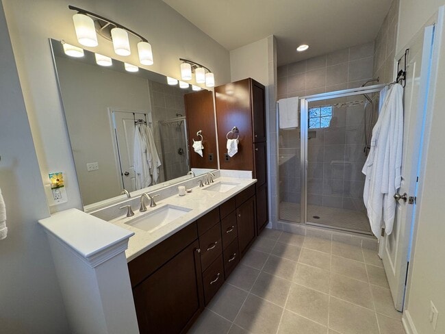 Building Photo - Preston Lake Townhouse