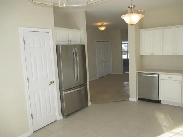 Building Photo - 892 Boxwood Dr