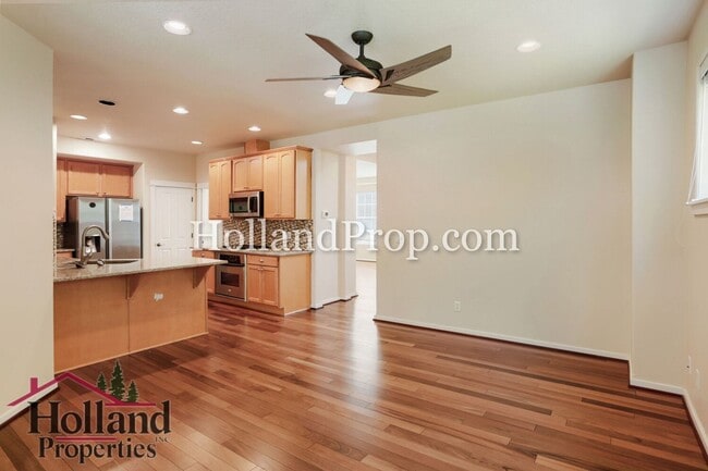 Building Photo - Excellent Condition Hillsboro Home In Great Location!