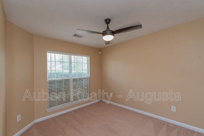 Building Photo - 312 Caldwell Cir