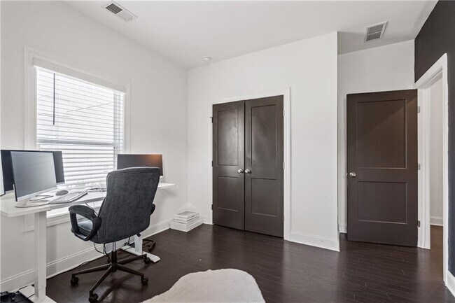 Building Photo - 1870 Lucy Compton Ln NW