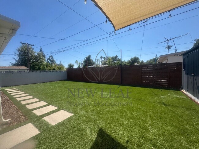 Building Photo - Stunning Claremont Home