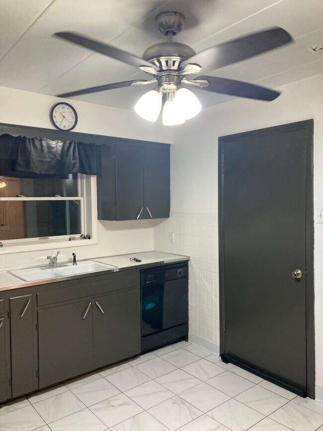 Kitchen 2 - 1798 Tanglewood Dr