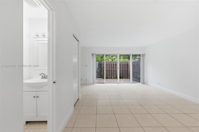 Building Photo - 3003 NW 5th Terrace