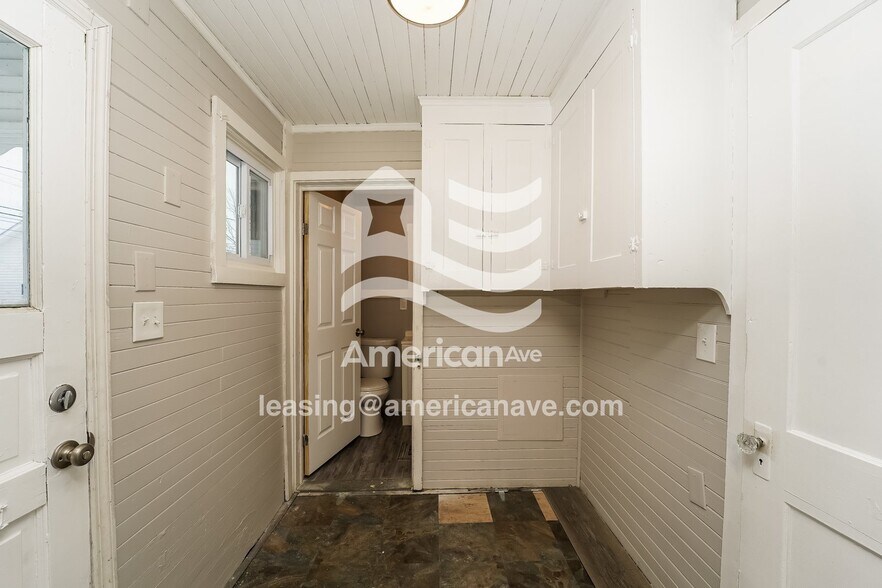 Building Photo - 19431 Tyronne Ave